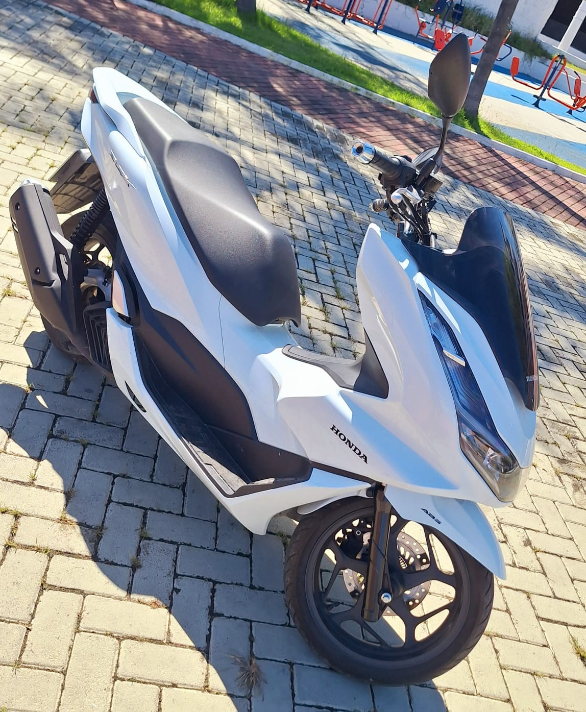 Honda PCX ou 10k na Conta. 